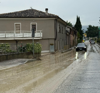 San Severino Marche - Violento nubifragio: frane e disagi alla viabilità, criticità lungo la Septempedana